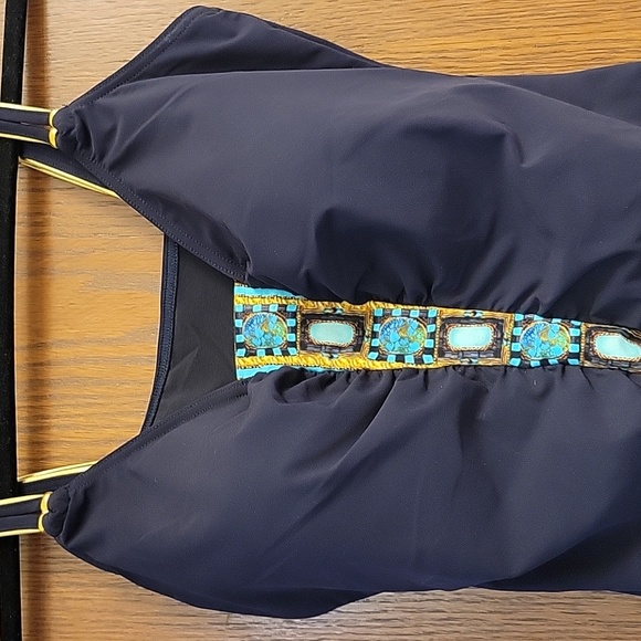 Bathing suit - Picture 2 of 12